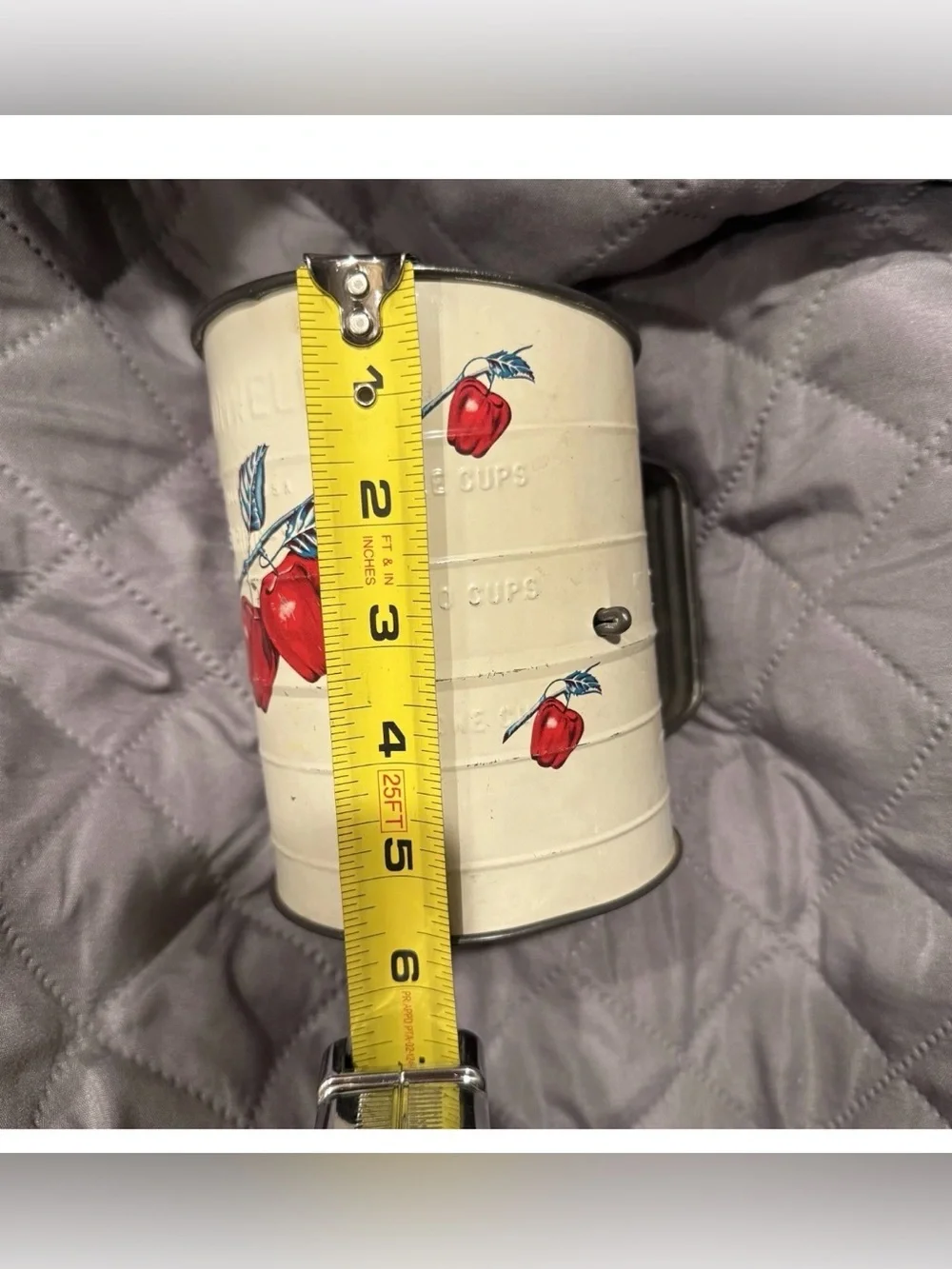 Vintage 50’s Bromwell’s 3-Cup Flour Sifter with Red Apples Design Retro Kitchen